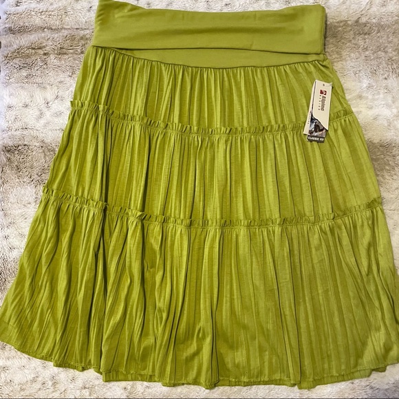 Alpine Design Dresses & Skirts - Alpine Design Skirt Size L Color Pod